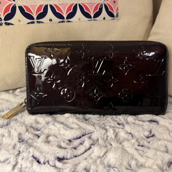 Louis Vuitton Vernis Patent Leather Zippy Wallet - Burgundy - Picture 1 of 14